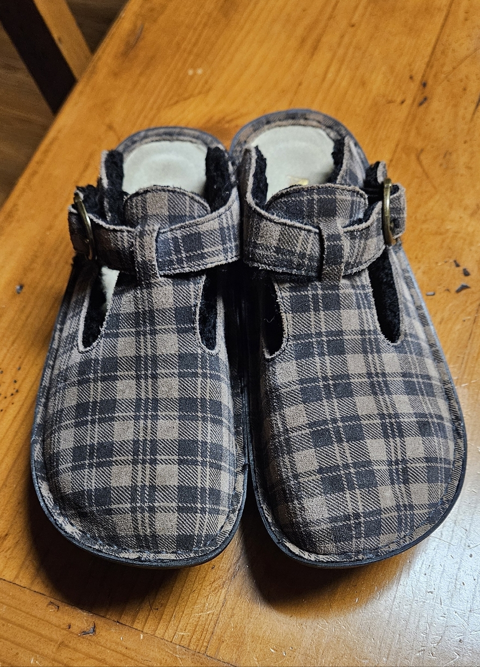 Alegria Womens Plaid Mary Jane Shoes in Black and Tan